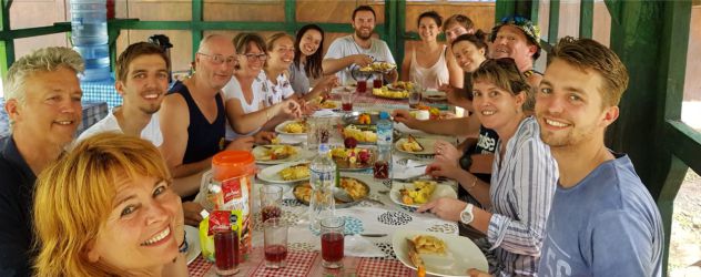 lunch into manu jungle