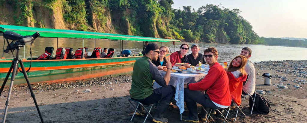 Top Manu wildlife + macaw and jaguar photography Tour 6days